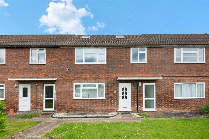 1 Bedroom Maisonette For Sale In Cavendish Close, Hayes, UB4
