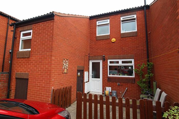 2 Bedroom Town House To Rent In Bishopdale, S81