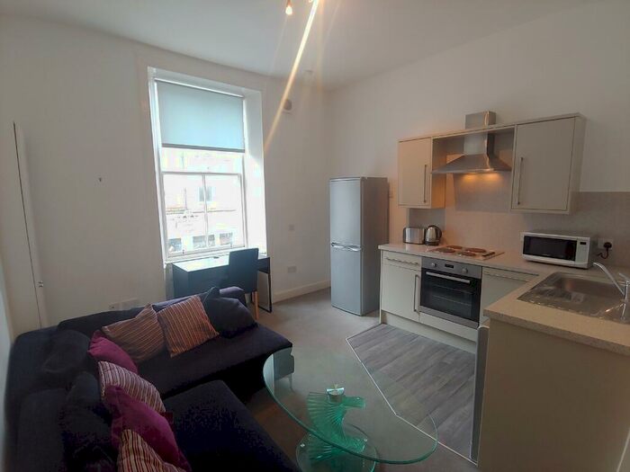 1 Bedroom Flat To Rent In Causewayside, Newington, Edinburgh, EH9