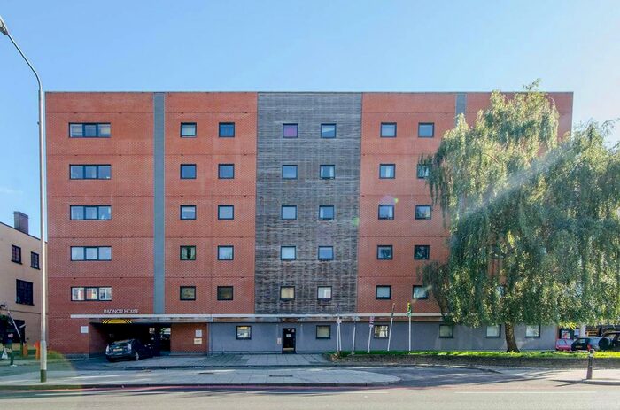 2 Bedroom Flat To Rent In Radnor House, Norbury, SW16