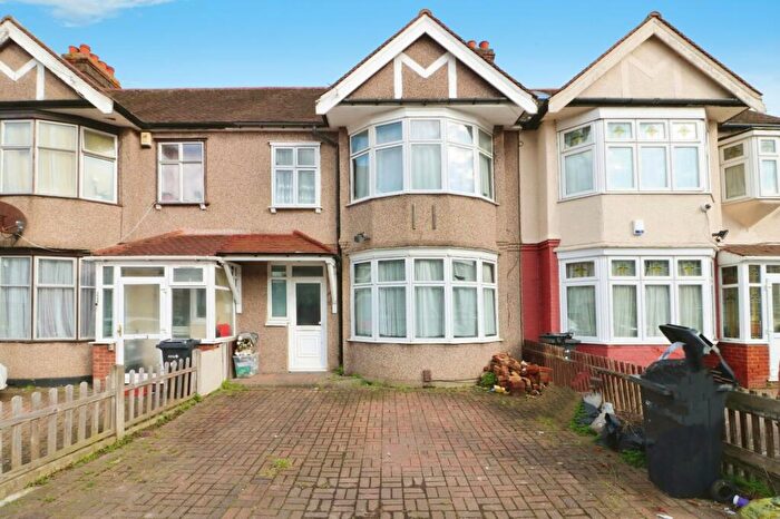 3 Bedroom Terraced House To Rent In Aldborough Road South, Ilford, IG3