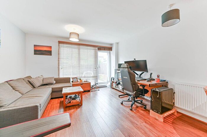 1 Bedroom Flat For Sale In Whitestone Way, Croydon, CR0