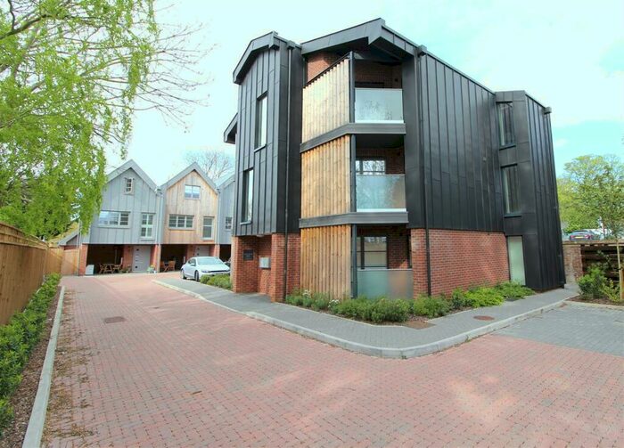 2 Bedroom Apartment To Rent In Montague Close, St Albans, AL1