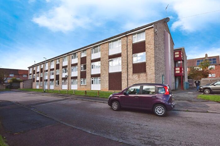 2 Bedroom Flat For Sale In Cats Lane, Sudbury, CO10