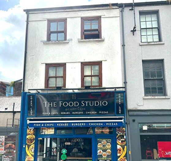Studio To Rent In Caroline Street, Cardiff, CF10
