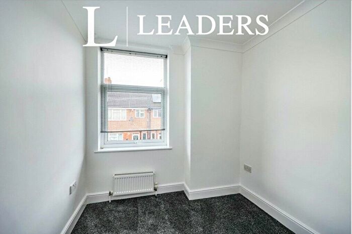 3 Bedroom Terraced House For Sale In Samuel Road, Portsmouth, Hampshire, PO1