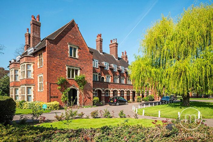 1 Bedroom Flat For Sale In Meadway Court, Hampstead Garden Suburb, NW11