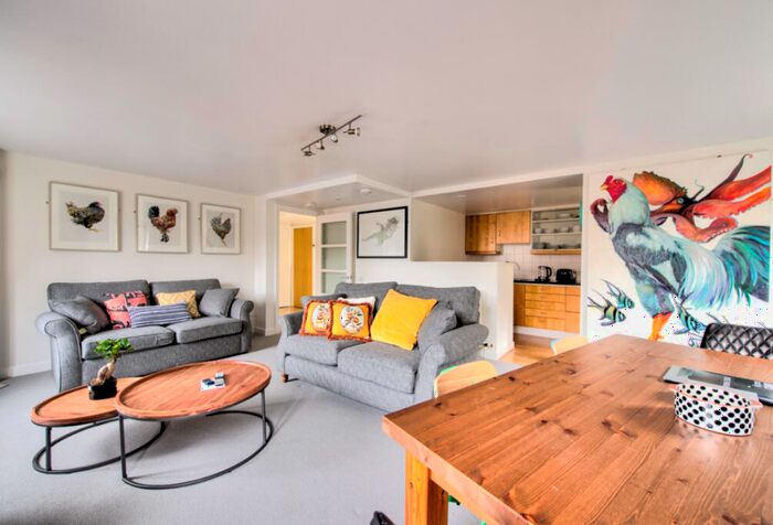 2 Bedroom Flat To Rent In , Calton Road, Edinburgh, EH8