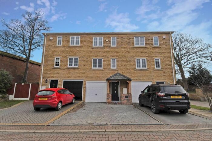 3 Bedroom Town House To Rent In The Sycamores, Altofts, Normanton, WF6