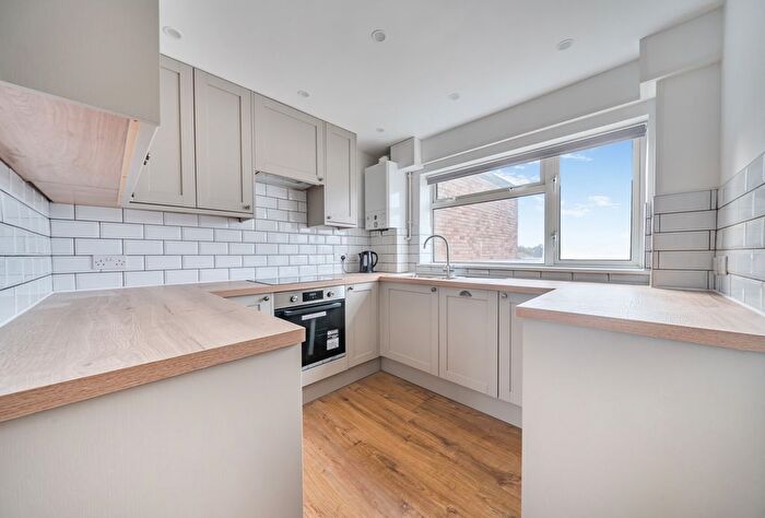 3 Bedroom Flat For Sale In Chargrove, Yate, Bristol, Gloucestershire, BS37