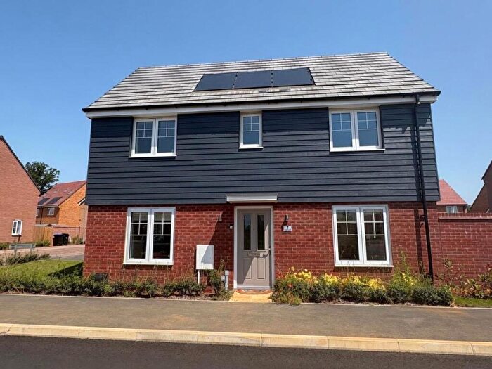 3 Bedroom Detached House For Sale In Fennel Way, Overstone, Northamptonshire, NN6