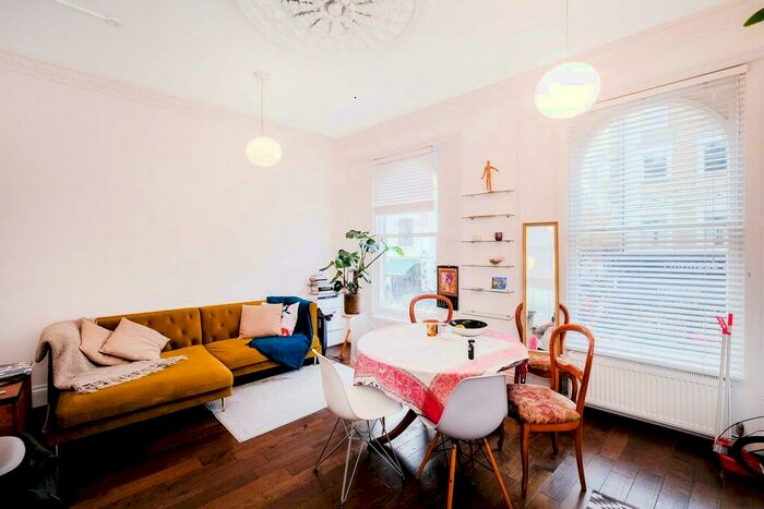 1 Bedroom Flat To Rent In Regents Park Road, NW1
