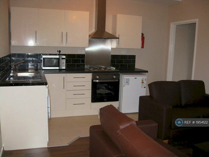 1 Bedroom Flat To Rent In Whiting Street, Sheffield, S8