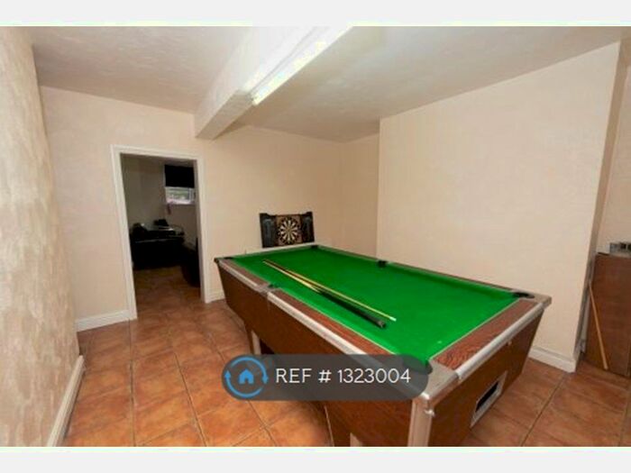 5 Bedroom End Of Terrace House To Rent In Delph Mount, Leeds LS6