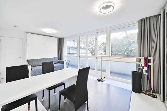 1 Bedroom Flat To Rent In Clipstone Street, Fitzrovia, London, W1W