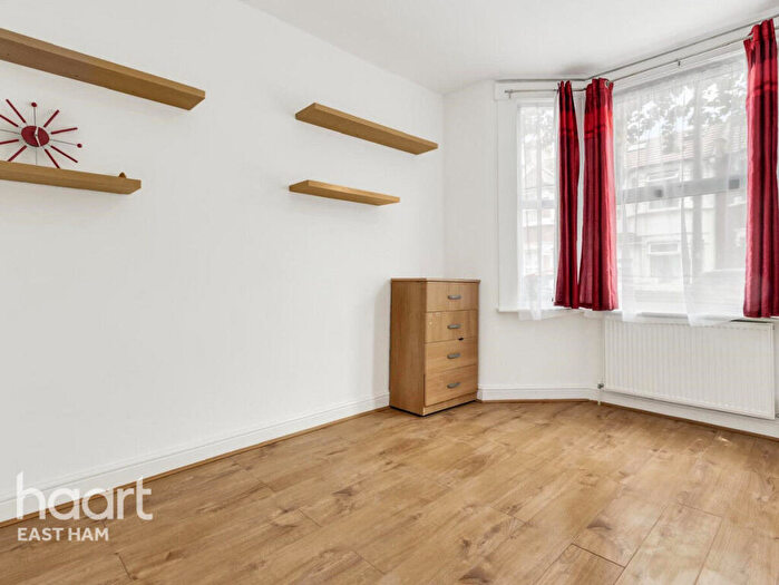 4 Bedroom Terraced House For Sale In Poulett Road, East Ham, E6