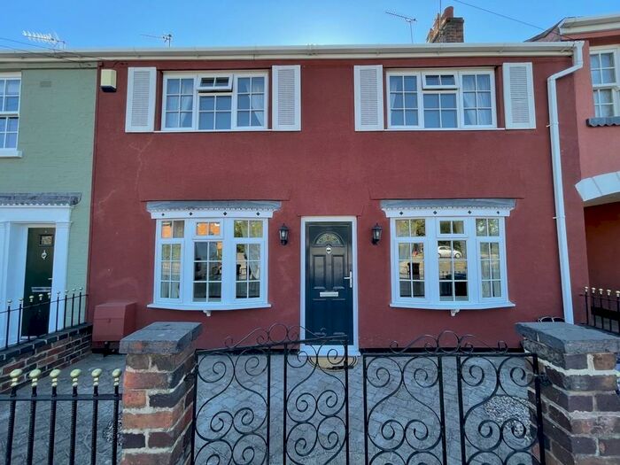 3 Bedroom Cottage To Rent In Littlewood Green, Studley, B80
