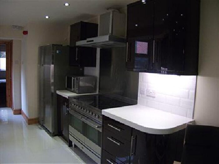 6 Bedroom House To Rent In Hubert Road, Selly Oak, Birmingham, West Midlands, B29