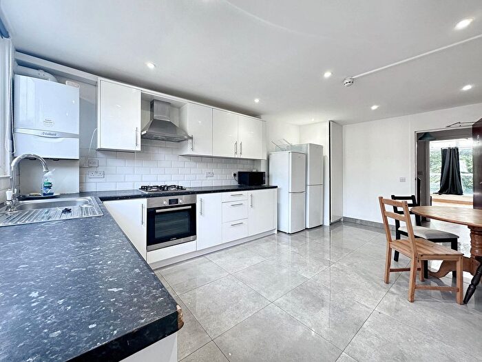 6 Bedroom Terraced House To Rent In Heritage Close, Uxbridge, UB8