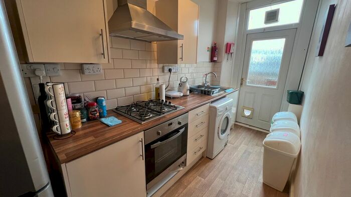 2 Bedroom Maisonette To Rent In Rose Hill, Swansea, SA1