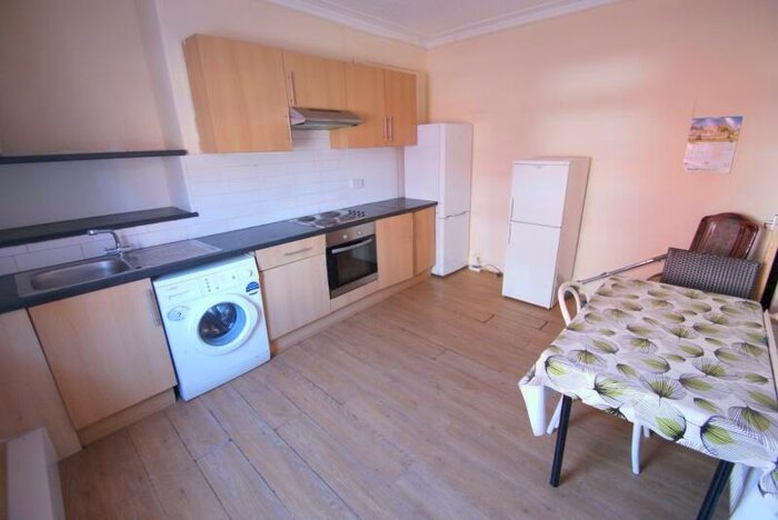 4 Bedroom Terraced House To Rent In Harold Avenue, Hyde Park, Leeds, LS6