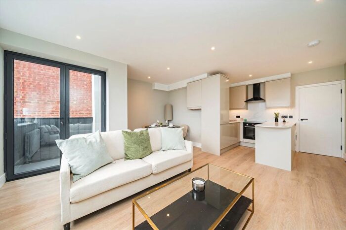 2 Bedroom Flat For Sale In Elm Grove, Wimbledon, SW19