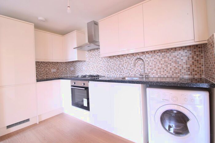 2 Bedroom Flat To Rent In Charter House, High Road, Ig, IG1