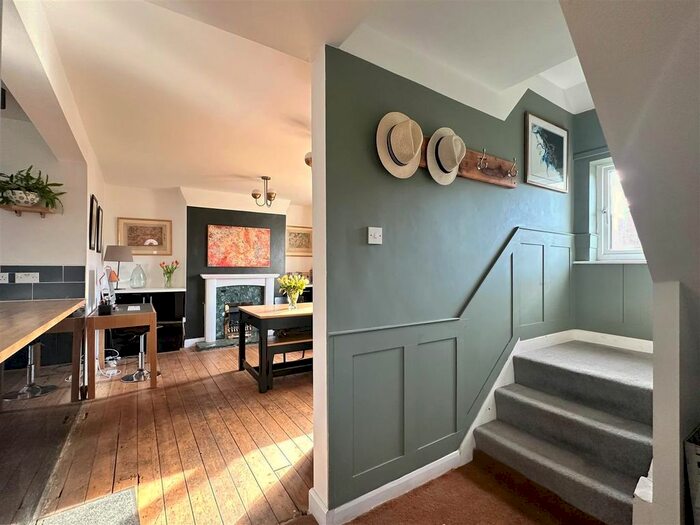 3 Bedroom Semi-Detached House For Sale In Kelfield Road, Riccall, York, YO19