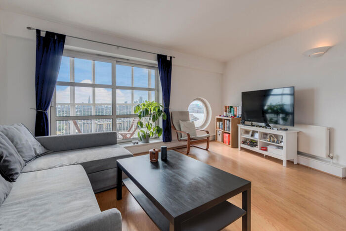 2 Bedroom Flat To Rent In Cascades Tower, Westferry Road, E14