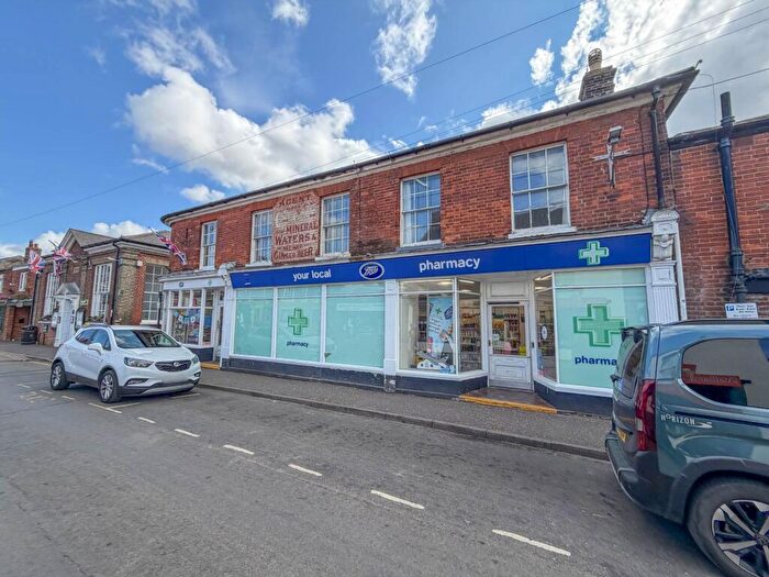3 Bedroom Flat For Sale In Bed & Bed Freehold Flats - High Street, Stalham., NR12
