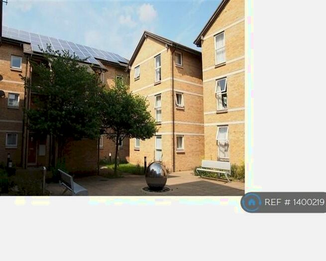 2 Bedroom Flat To Rent In Auckland Court, Cambridge, CB5