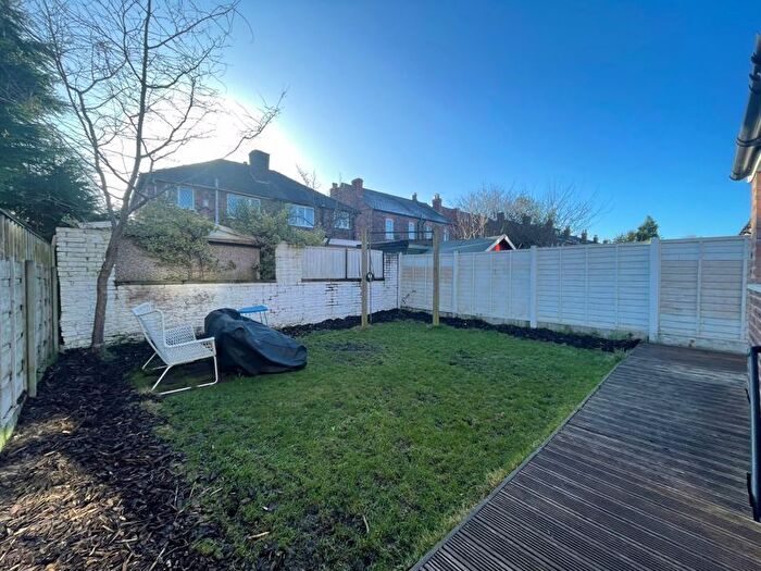 3 Bedroom End Of Terrace House For Sale In Bridgewater Road, Altrincham, WA14