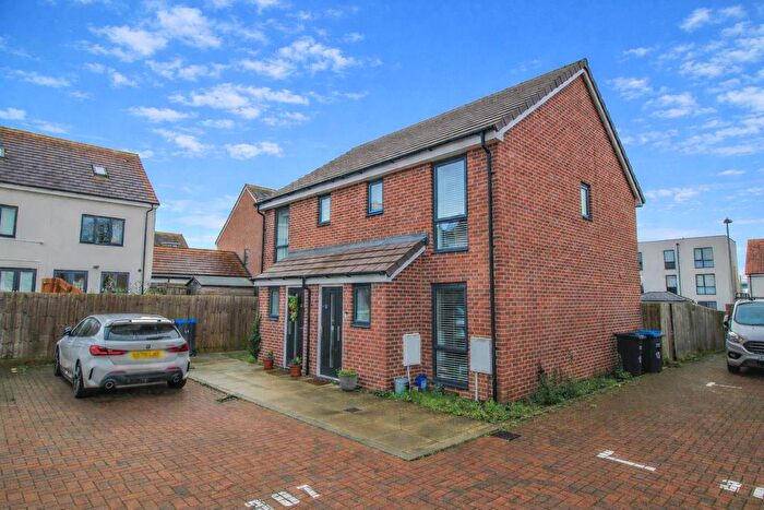 2 Bedroom Semi Detached House For Sale In Juniper Road, Old Harlow, CM17