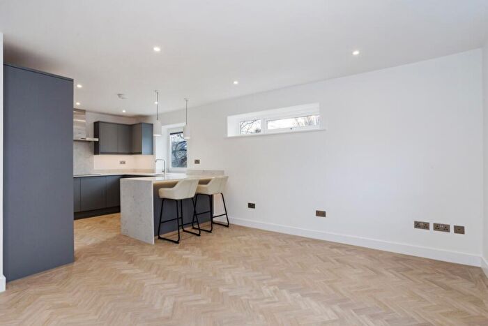 2 Bedroom Flat To Rent In Alma Road Windsor, SL4