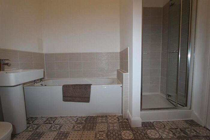 2 Bedroom Apartment To Rent In B Pilmuir Street, Dunfermline, KY12