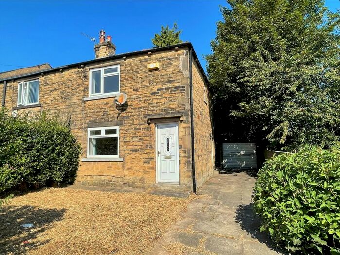 2 Bedroom End Of Terrace House To Rent In Petrie Road, Bradford, BD3