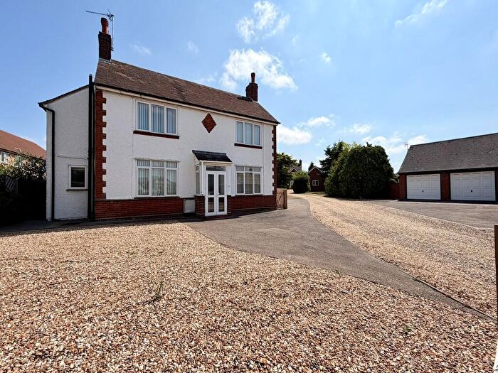 3 Bedroom Detached House For Sale In High Street, Arlesey, SG15