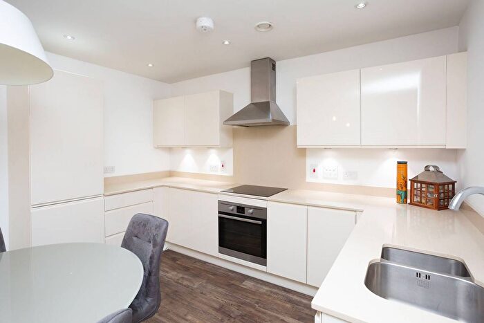2 Bedroom Flat For Sale In The Embankment, Hemel Hempstead, HP3