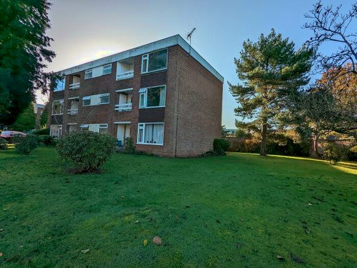 2 Bedroom Flat To Rent In Kingslea Road, Solihull, B91