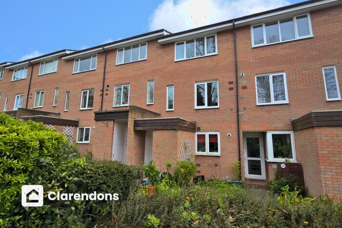 2 Bedroom Maisonette To Rent In Croydon, Surrey, CR0