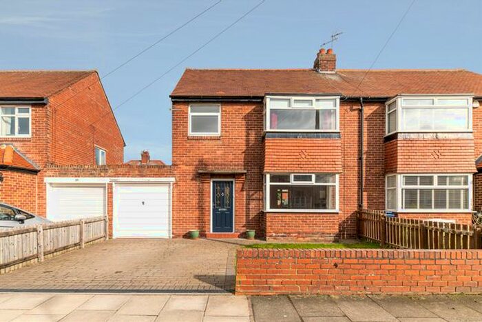 3 Bedroom Semi-Detached House To Rent In Briarfield Road, Gosforth, Newcastle Upon Tyne, NE3