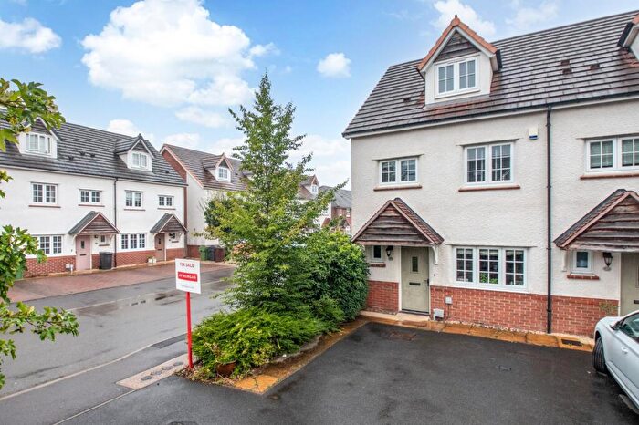 4 Bedroom End Of Terrace House For Sale In Turntable Avenue, Bromsgrove, Worcestershire, B60