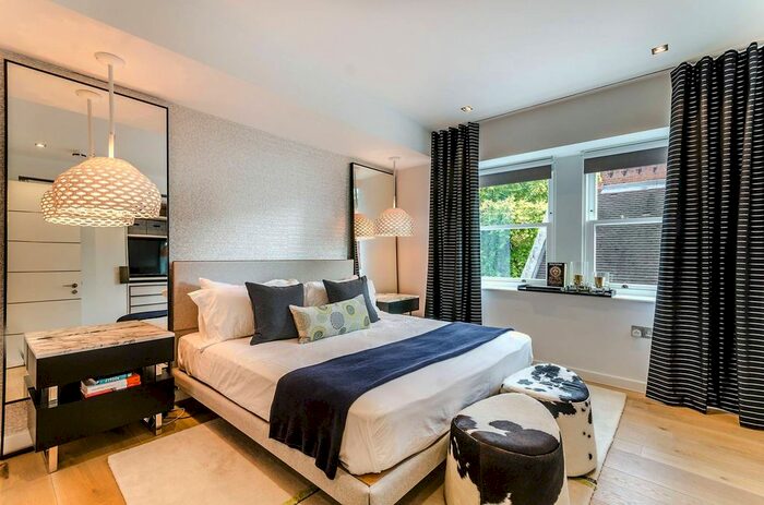 3 Bedroom Flat To Rent In Essex Street, Temple, London WC2R