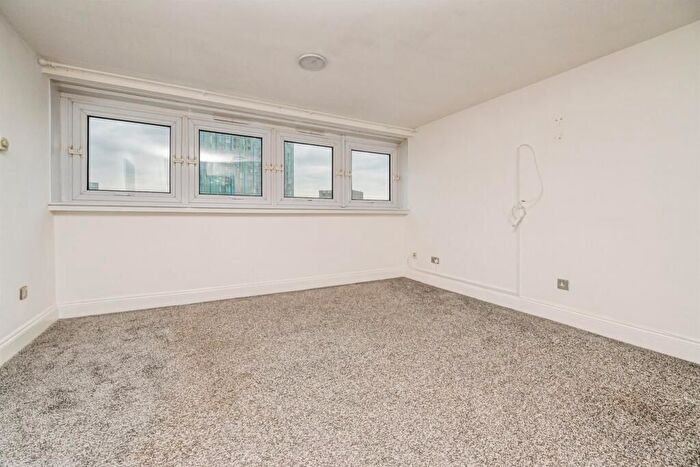 2 Bedroom Flat To Rent In Holloway Head, Birmingham, B1