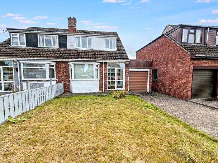 3 Bedroom Semi-Detached House For Sale In Bradley Avenue, Houghton Le Spring, Tyne And Wear, DH5