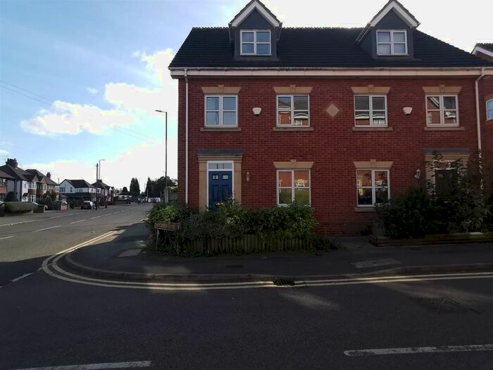 4 Bedroom Property To Rent In Keysmith Close, Willenhall, WV13