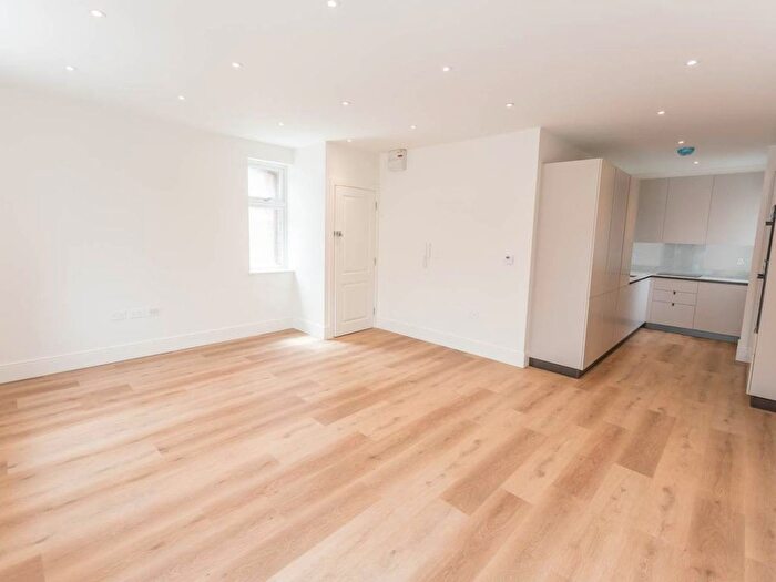 2 Bedroom Flat To Rent In Highclere House, Kings Road, Sunninghill, SL5