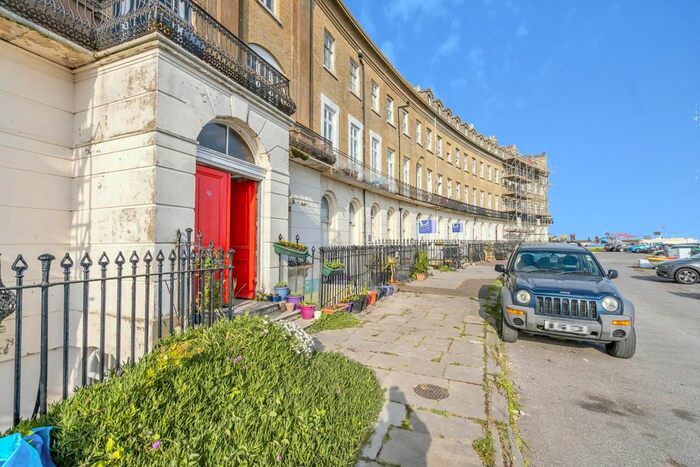 2 Bedroom Flat To Rent In Sea Front, Hayling Island, PO11