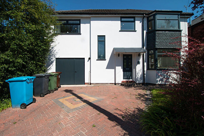4 Bedroom Detached House For Sale In Dellcot Lane, Worsley, Manchester, M28