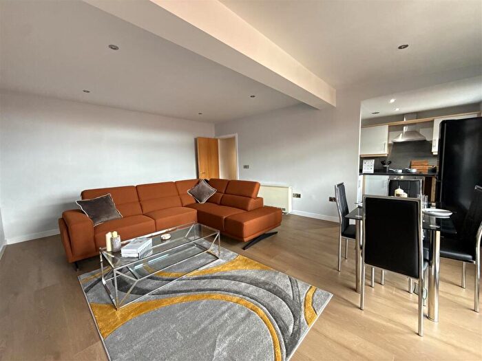 2 Bedroom Apartment To Rent In Trinity Wharf, High Street, Hull, HU1